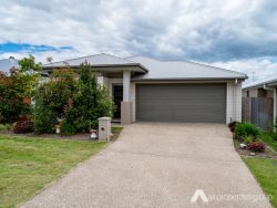 30 Hiddenvale Cct, Yarrabilba QLD 4207, Australia