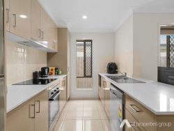 30 Hiddenvale Cct, Yarrabilba QLD 4207, Australia