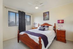 29 Sabrina Ave, Bateau Bay NSW 2261, Australia