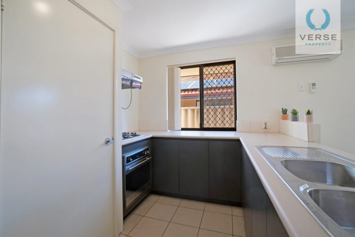 Unit 3/32 Spoonbill Pl, Queens Park WA 6107, Australia