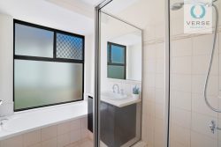 Unit 3/32 Spoonbill Pl, Queens Park WA 6107, Australia