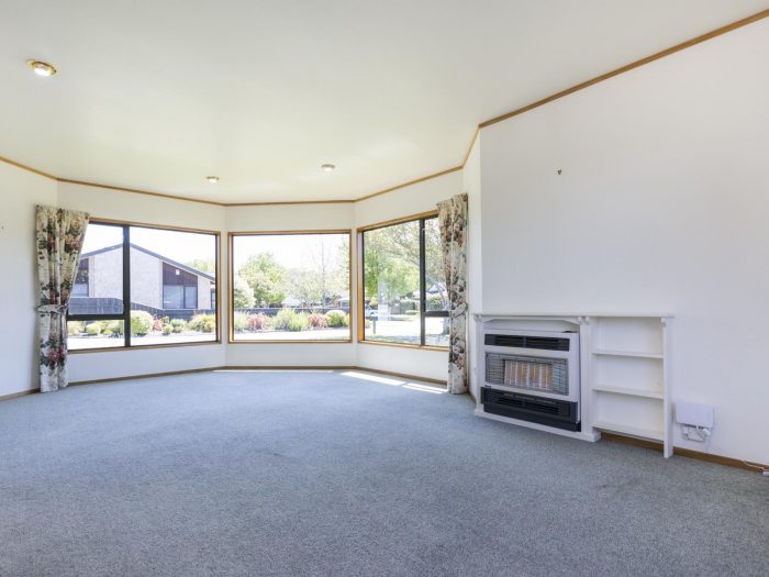 16 Tudor Grove, Feilding, Manawatu, Manawatu / Whanganui, 4702, New Zealand