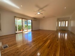 2 1/1A Binya St, Griffith NSW 2680, Australia