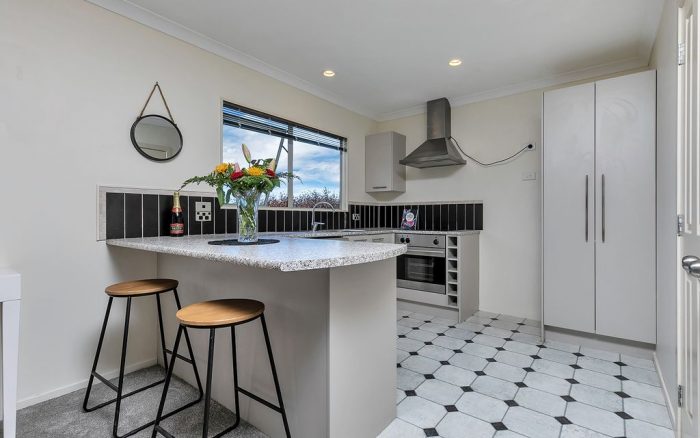 21A Hatherlow Street, Glenfield, North Shore City, Auckland, 0629, New Zealand