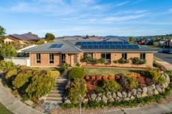 27 Bremer Ave, Leneva VIC 3691, Australia