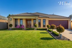 10 Britton Ct, Jindera NSW 2642, Australia