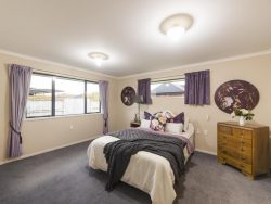 10 Brooklyn Heights Drive, Kelvin Grove, Palmerston North, Manawatu / Wanganui, 4414, New Zealand