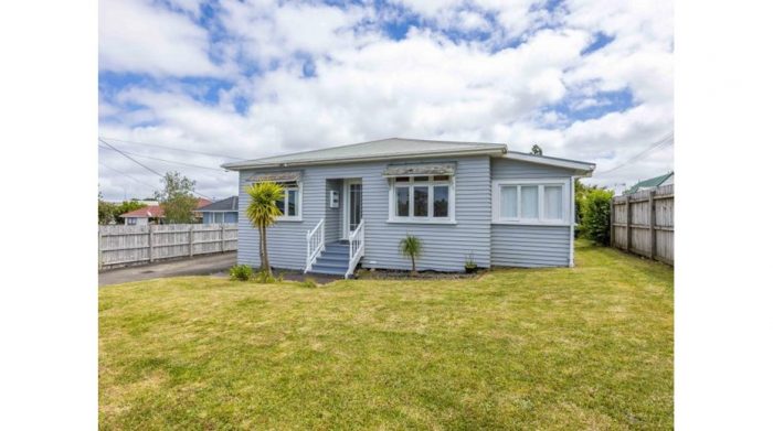 22 Te Atatu Road, Te Atatu South, Waitakere City, Auckland, 0610, New Zealand