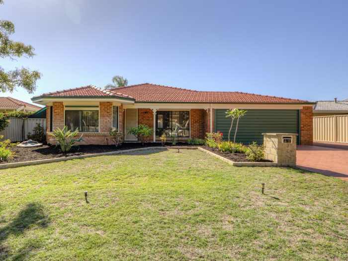 43 Inverness Dr, Meadow Springs WA 6210, Australia