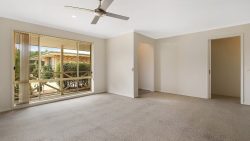 2/129 Hovell St, Howlong NSW 2643, Australia