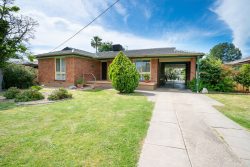 562 Brown St, Lavington NSW 2641, Australia