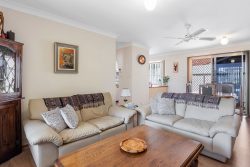 2/16 Crossingham St, Canton Beach NSW 2263, Australia