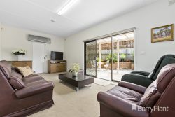 42 Paxton Dr, Glen Waverley VIC 3150, Australia