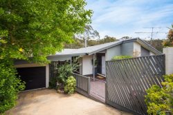 54 Surf Cir, Tura Beach NSW 2548, Australia