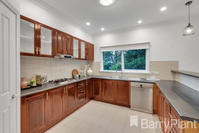 12 Russell Cres, Mount Waverley VIC 3149, Australia