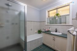 558 Schneider St, Lavington NSW 2641, Australia