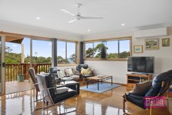 45 Seaview St, Mollymook NSW 2539, Australia