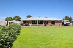 88 Scotts Rd, Crossley VIC 3283, Australia