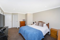 10 Lord Hobart Dr, Madora Bay WA 6210, Australia