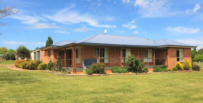 19 Carlisle Cl, Glen Innes NSW 2370, Australia