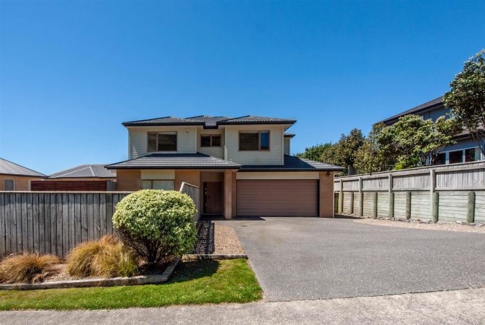 43 Erlestoke Crescent, Churton Park, Wellington, 6037, New Zealand