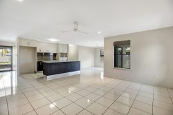 4 Pelorus Ct, Ooralea QLD 4740, Australia