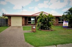 3 Lorne Ct, Beaconsfield QLD 4740, Australia