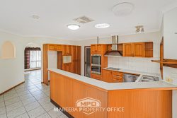 8 Riverview Terrace, Mareeba QLD 4880, Australia