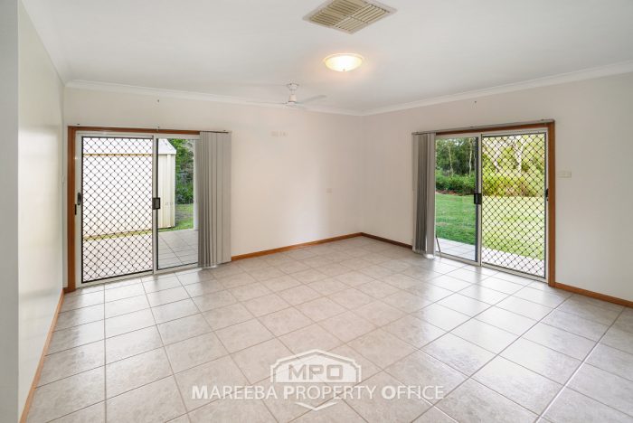 8 Riverview Terrace, Mareeba QLD 4880, Australia