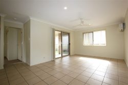 Unit 10/7 Billabong Dr, Phoenix Way, Crestmead QLD 4132, Australia