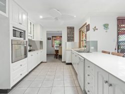 5 Pearson St, Bonnells Bay NSW 2264, Australia