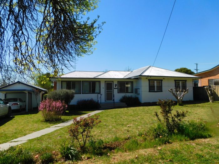 5 Robertson St, Coonabarabran NSW 2357, Australia