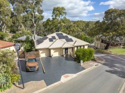 8 Craigburn Farm Cct, Craigburn Farm SA 5051, Australia