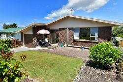 13A Albatross Road, Red Beach, Rodney, Auckland, 0932, New Zealand