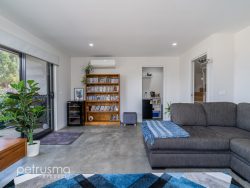 2 Watton Pl, Howrah TAS 7018, Australia