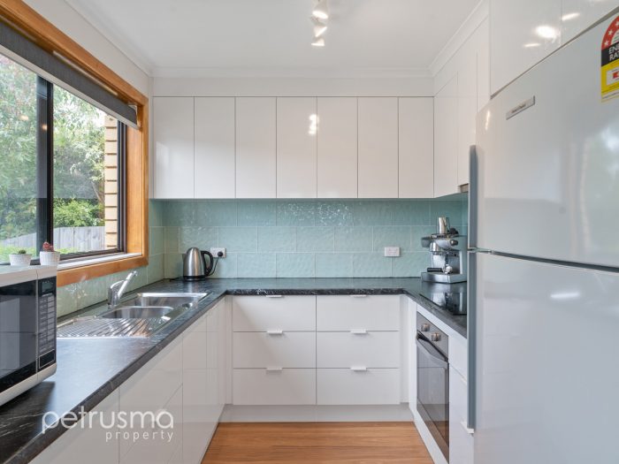 Unit 1/12 Weemala Ct, Mount Nelson TAS 7007, Australia