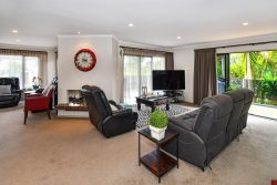 2 Baverton Drive, Flat Bush, Manukau City, Auckland, 2016, New Zealand