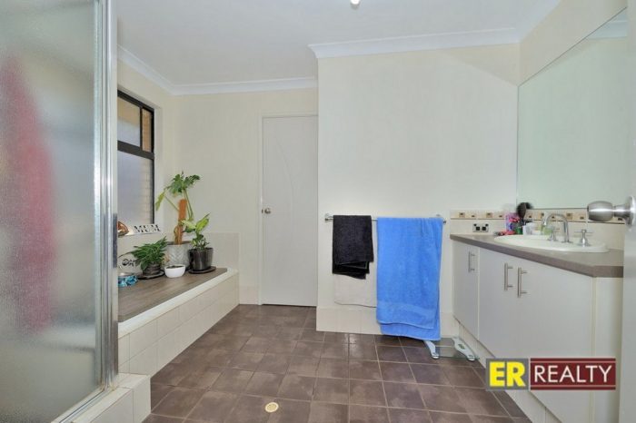 10 Ginnini Ln, Ellenbrook WA 6069, Australia