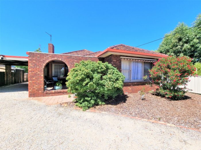 113 Cleeland Pl, Kerang VIC 3579, Australia