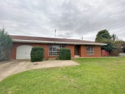 1/362 Douglas Rd, Lavington NSW 2641, Australia