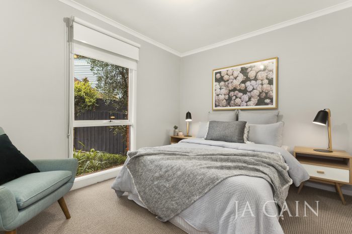 2/2 Jickell Ave, Glen Iris VIC 3146, Australia