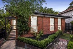 2/2 Jickell Ave, Glen Iris VIC 3146, Australia