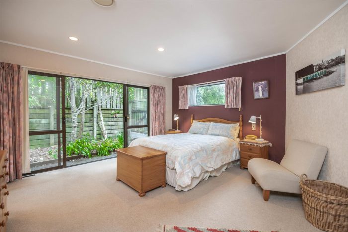 11 Montrose Grove, Churton Park, Wellington, 6037, New Zealand