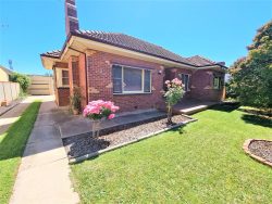 9 Muir Ave, Kerang VIC 3579, Australia