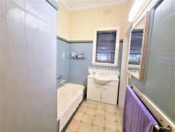 9 Muir Ave, Kerang VIC 3579, Australia