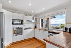 3 Timbertop Dr, Blackmans Bay TAS 7052, Australia