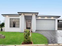 1 White Fig Dr, Berkeley Vale NSW 2261, Australia