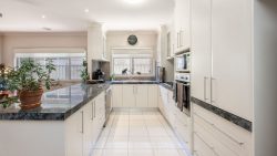 3 Laffertys Walk, East Albury NSW 2640, Australia