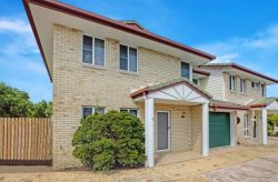 Unit 3/7 Meadow St, North Mackay QLD 4740, Australia