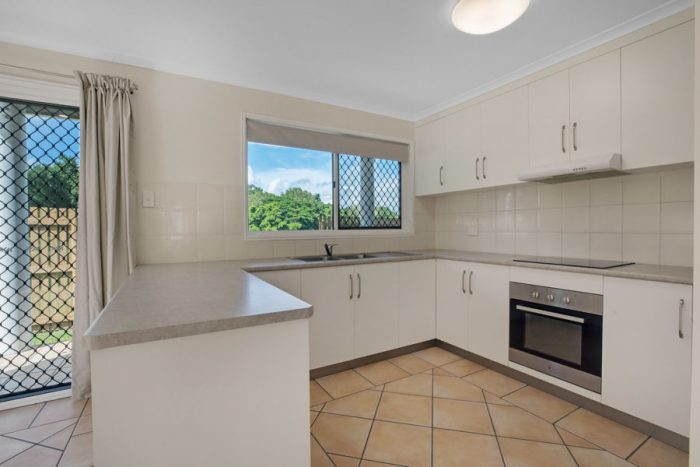 Unit 3/7 Meadow St, North Mackay QLD 4740, Australia